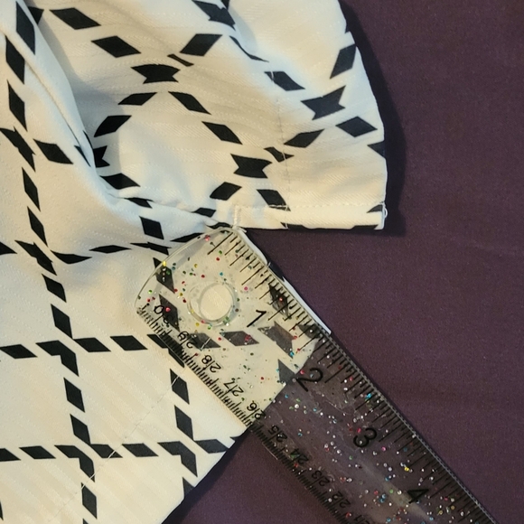 Stylish White and Black Patterned Women's Shorts - Picture 6 of 7